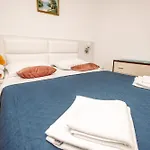 Montana House Njegusi